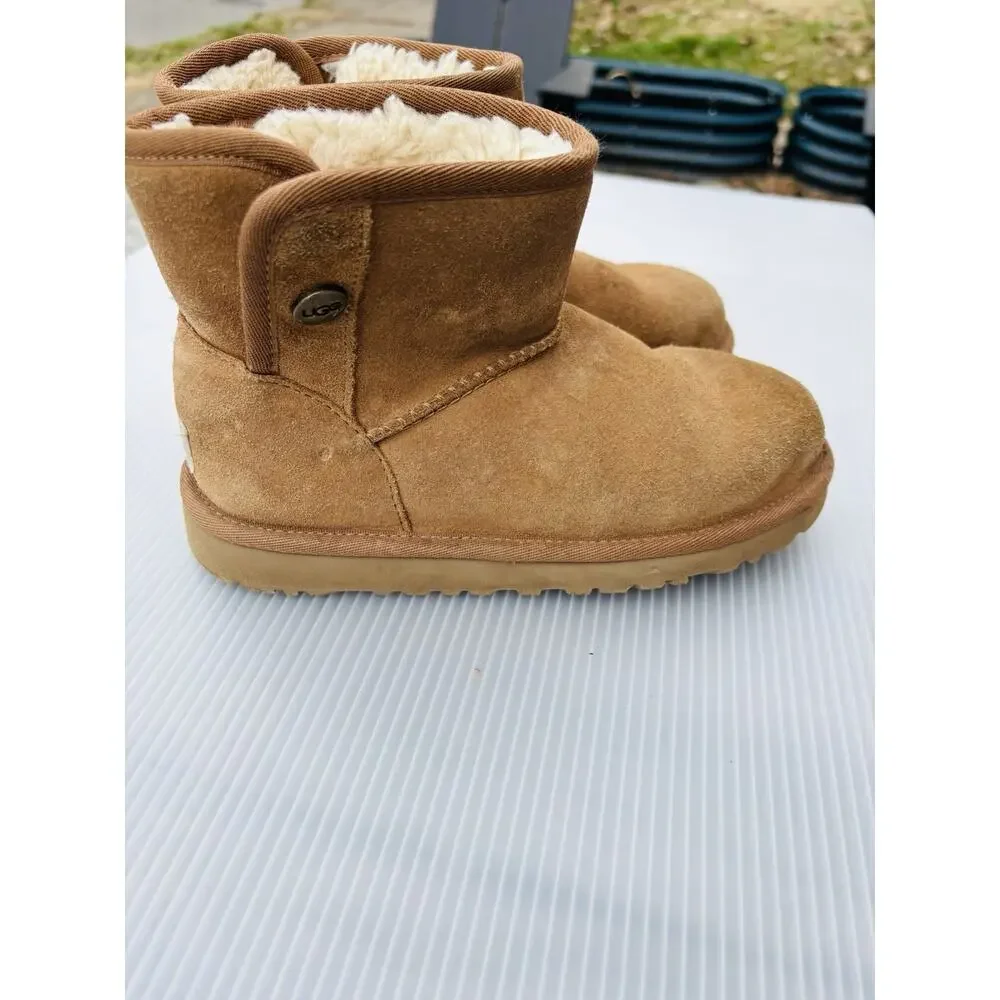UGG youth jona